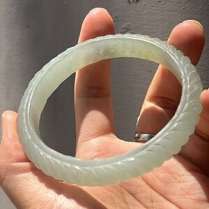 Elegant Green Jade carved Bangle Bracelet